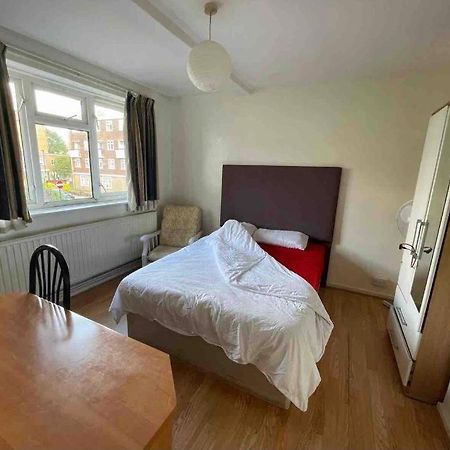 Arbnb Comfy Sleep Guest House Self Catering Private Bedrooms 60 Pound Per Night Per Person 런던 외부 사진