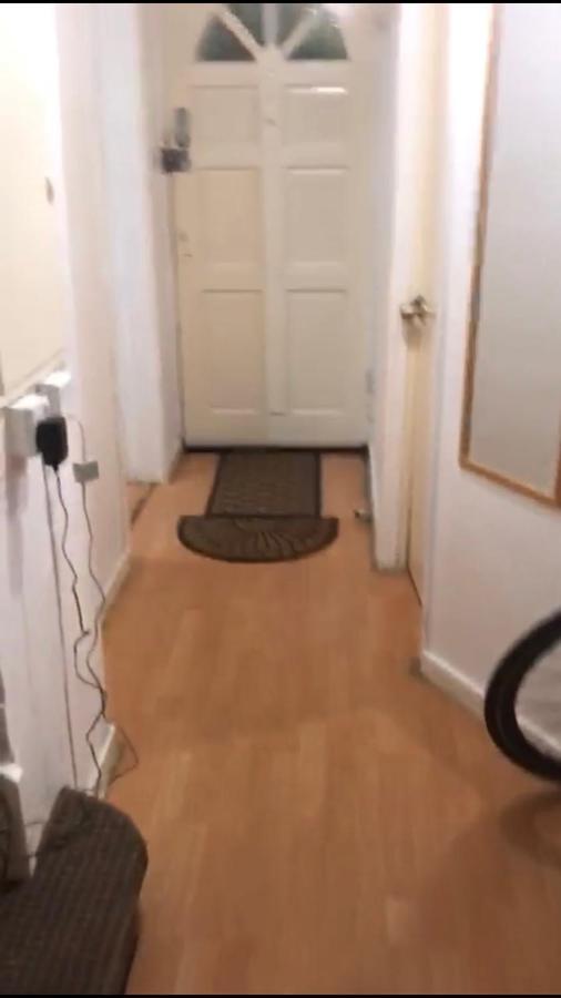 Arbnb Comfy Sleep Guest House Self Catering Private Bedrooms 60 Pound Per Night Per Person 런던 외부 사진