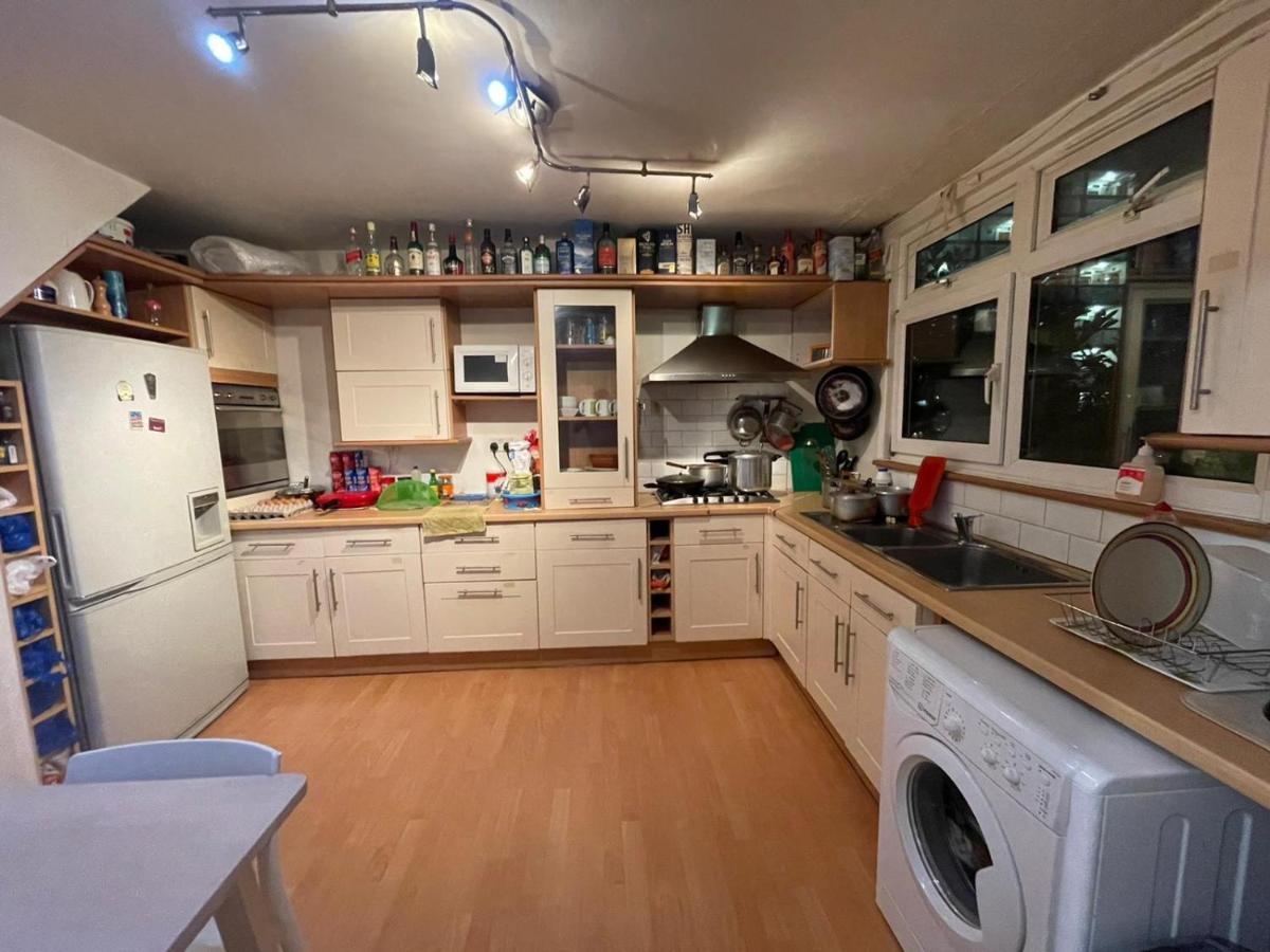 Arbnb Comfy Sleep Guest House Self Catering Private Bedrooms 60 Pound Per Night Per Person 런던 외부 사진