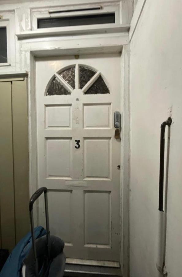 Arbnb Comfy Sleep Guest House Self Catering Private Bedrooms 60 Pound Per Night Per Person 런던 외부 사진